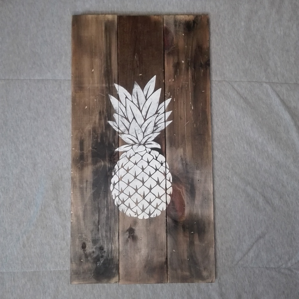 pineapple distressed wooden sign